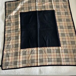 Burberry Check Scarf with Black Center